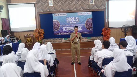 MPLS Ramah SMA Negeri 2 Sukoharjo Cerdas Bangkit Luar biasa