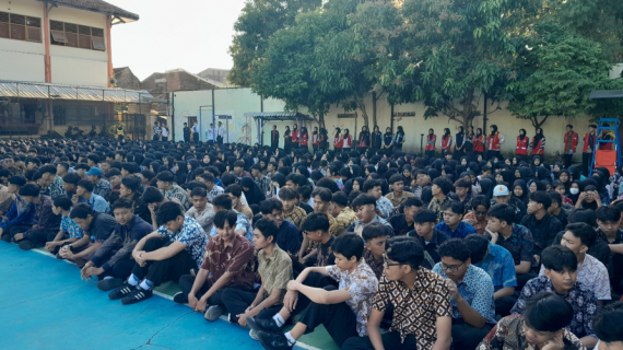 Apel Pagi Hari Kedua SMAN 2 Sukoharjo